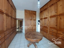For sale - Character property with great potential - 14 rooms - Saint-Hélène-du-Lac (73800)