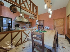 For sale - Character property with great potential - 14 rooms - Saint-Hélène-du-Lac (73800)