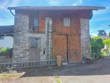 Lot de 2 maisons + grange avec cour et jardin, à vendre à PLANAISE (73)