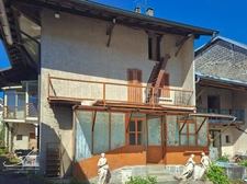 Lot de 2 maisons + grange avec cour et jardin, à vendre à PLANAISE (73)
