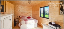 Maison en bois récente, chaleureuse et lumineuse à Badecon Le Pin