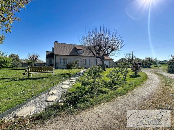 Maison à vendre 5 pièces, 135 m², garage, 3 chambres, 2626 m² de terrain MAYET (72)