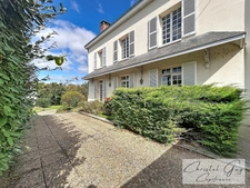 Montval sur Loir (72), Demeure de caractère de 291 m² – 7 chambres 