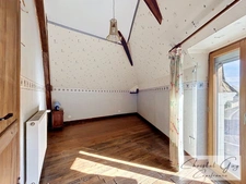 MONTVAL SUR LOIR (72) Maison de village à vendre 5 chambres, grange, appentis, cave et 1345 m² de terrain