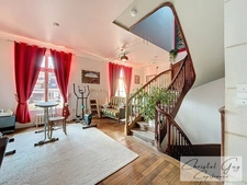 Elegant townhouse, in the heart of MONTVAL-SUR-LOIR (72), 6 bedrooms, 2090 m² plot