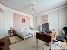 Elegant townhouse, in the heart of MONTVAL-SUR-LOIR (72), 6 bedrooms, 2090 m² plot