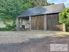 FOR SALE – LOIR VALLEY, FRANCE – CHARACTER STONE HOUSE – 6 ROOMS – 190 M² – 3,607 M² PLOT – STUNNING LAKE VIEWS
