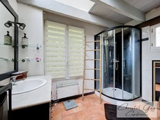 FOR SALE – LOIR VALLEY, FRANCE – CHARACTER STONE HOUSE – 6 ROOMS – 190 M² – 3,607 M² PLOT – STUNNING LAKE VIEWS
