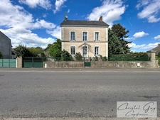 Sarthe department (72), for sale near Montval-sur-Loir train station, 5-bedroom bourgeois house on 600 m² of land