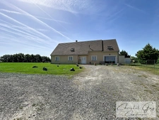 Grande maison familiale à vendre DPE B – 242 m², 8 chambres, terrain de 3 589 m² à 30 min du Mans (72)