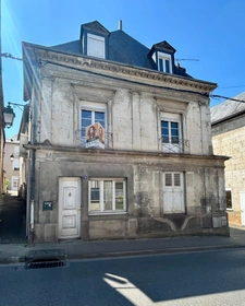 Maison de ville à vendre 3 pièces, coeur de ville MONTVAL SUR LOIR (72), idéale investissement locatif ou première acquisition