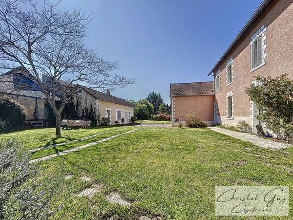 Vaas (72500) - Propriété de Charme 1910 de 175 m² + Maison d'amis, 7 Pièces, Terrain de 1260 m², Idéale Résidence Principale ou Secondaire 
