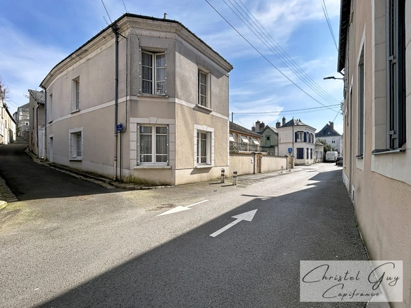 Montval-sur-Loir (72500), maison de charme DIVISIBLE à vendre 3 chambres, cour et dépendances, coeur de ville 