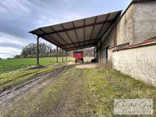 A vendre Vaas (72500), 10 minutes de Montval sur Loir, entre Tours et Le Mans – En campagne, ensemble immobilier comprenant un vaste entrepôt et une maison d'habitation