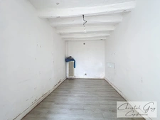 A vendre Vaas (72500), 10 minutes de Montval sur Loir, entre Tours et Le Mans – En campagne, ensemble immobilier comprenant un vaste entrepôt et une maison d'habitation
