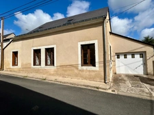 MONTVAL SUR LOIR (72500) town center, single-story house for sale, T4 with garage on a plot of 315 m²