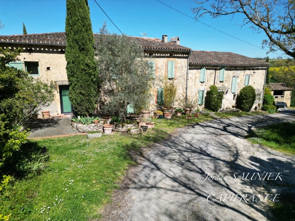 Propriété à vendre 10 pièces proche de VILLEFRANCHE DE LAURAGAIS (31)