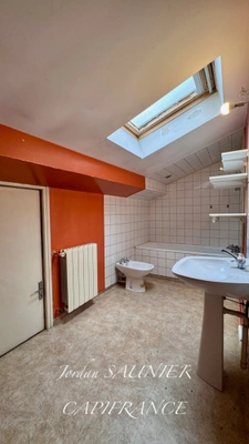 MAISON AVEC LOCAL COMMERCIAL PLEINE PROPRIETE– CŒUR DE REVEL