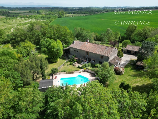 PROPRIÉTÉ D’EXCEPTION EN PLEINE CAMPAGNE – 292 m² – 2 HECTARES – GÎTE – PISCINE – CALME ABSOLU proche de CARAMAN (31)