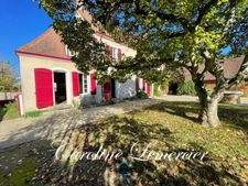 House for sale AXE CONNERRE /LA FERTE BERNARD (72)Mansion 245 m² living space, outbuildings, swimming pool, land 1550 m² 
