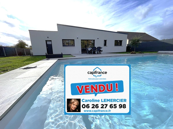 Maison à vendre 4 pièces  (72)Maison contemporaine à toit plat 98 m² habitables, 3 chambres, terrain de 700 m², piscine chauffée 