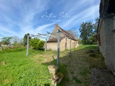 15 minutes from Corbigny - Property complex to renovate on 4,000 m² of land