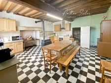 15 minutes from Corbigny - Property complex to renovate on 4,000 m² of land