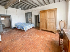 15 minutes from Corbigny - Property complex to renovate on 4,000 m² of land