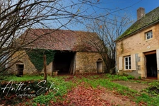 Maison en pierres à rénover, avec terrain
