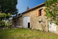 Longère en pierres, avec terrain