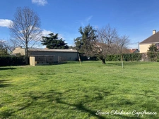 A vendre sur SAINT-PRIEST MANISSIEUX (69 800) - Terrain plat constructible de 1 004 m²