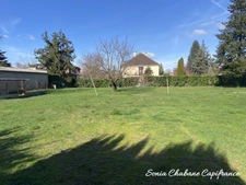 A vendre sur SAINT-PRIEST MANISSIEUX (69 800) - Terrain plat constructible de 1 004 m²