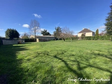 A vendre sur SAINT-PRIEST MANISSIEUX (69 800) - Terrain plat constructible de 1 004 m²