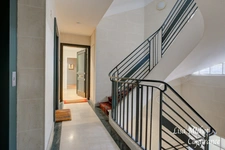 Saint-James, Appartement 4 pièces entièrement rénové au sein d'une résidence de standing