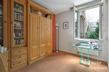 Saint-James, Appartement 4 pièces entièrement rénové au sein d'une résidence de standing