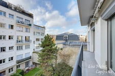 Neuilly-sur-Seine, Appartement 5 pièces en très bon état au sein d'une résidence de standing et ravalée