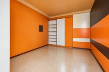 Paris 16th arrondissement, Auteuil area, 6-room apartment close to amenities