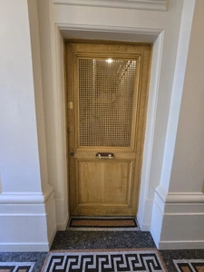 Cave rare à NEUILLY SUR SEINE 