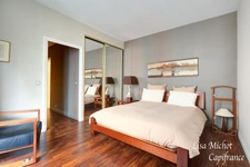 Saint-James, Appartement 4 pièces entièrement rénové au sein d'une résidence de standing