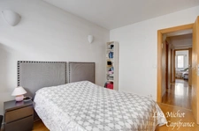 Neuilly-sur-Seine, Appartement 5 pièces en très bon état au sein d'une résidence de standing et ravalée