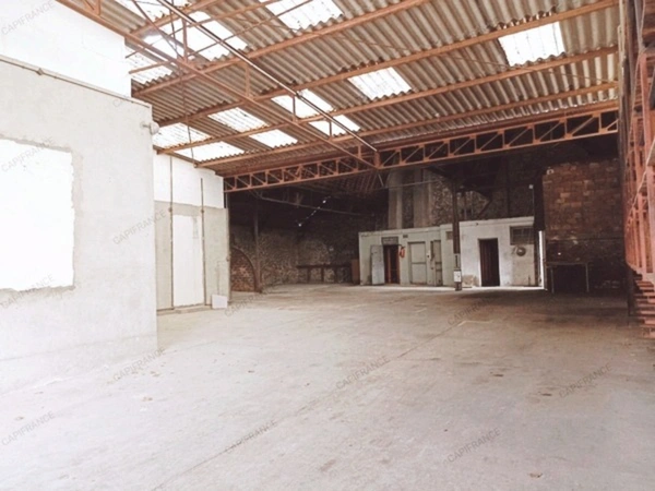 Local de stockage ou hangar à louer à LARDY (91)