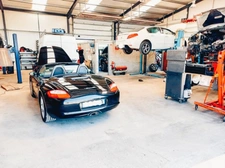 Garage automobile à vendre avec ses murs sur vaste terrain - proche RN20 ARPAJON (91)