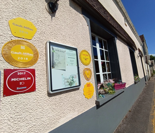 Restaurant traditionnel renommé à vendre ORMOY LA RIVIERE (91)