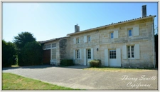Maison en pierre, 16 pièces, 8 chambres.