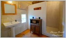 Maison en pierre, 16 pièces, 8 chambres.