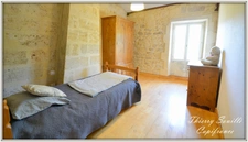 Maison en pierre, 16 pièces, 8 chambres.