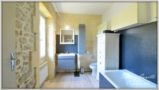 Maison en pierre, 16 pièces, 8 chambres.