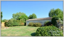 Maison en pierre, 16 pièces, 8 chambres.