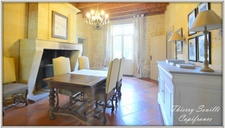 Maison en pierre, 16 pièces, 8 chambres.