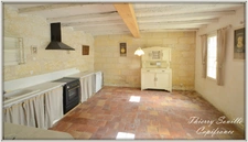 Maison en pierre, 16 pièces, 8 chambres.